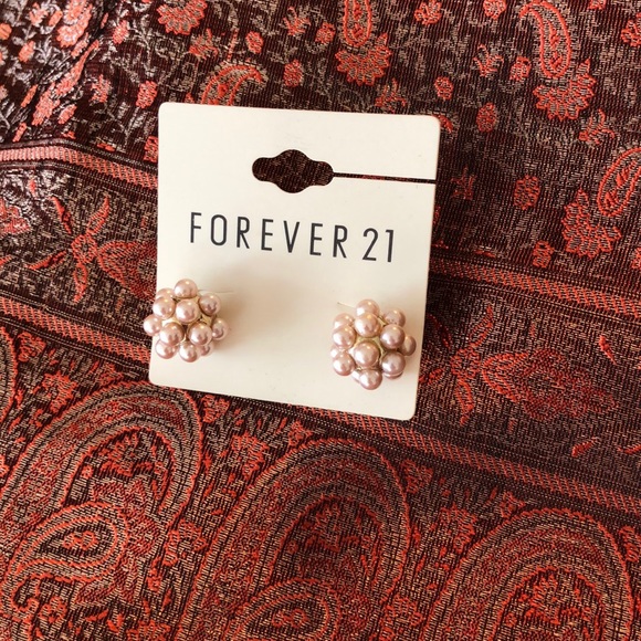 Forever 21 Jewelry - Forever 21 Studs
